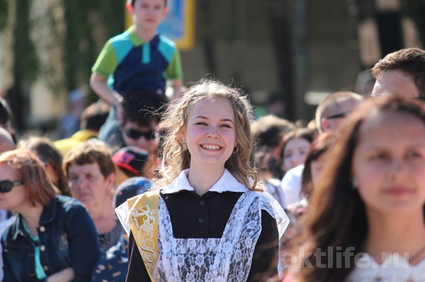 В добрый путь, выпускники-2015!