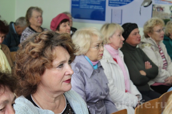 Снова сели за парты