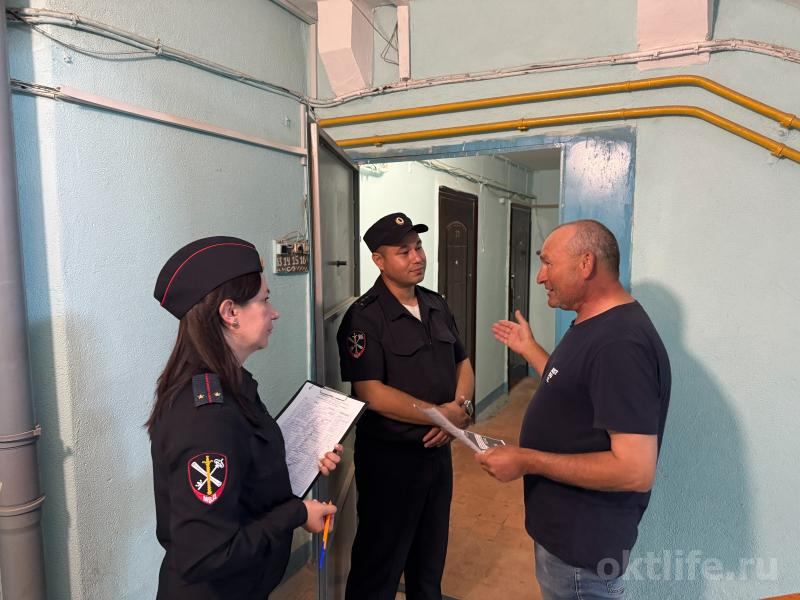 В Октябрьском стартовали рейды по профилактике мошенничеств