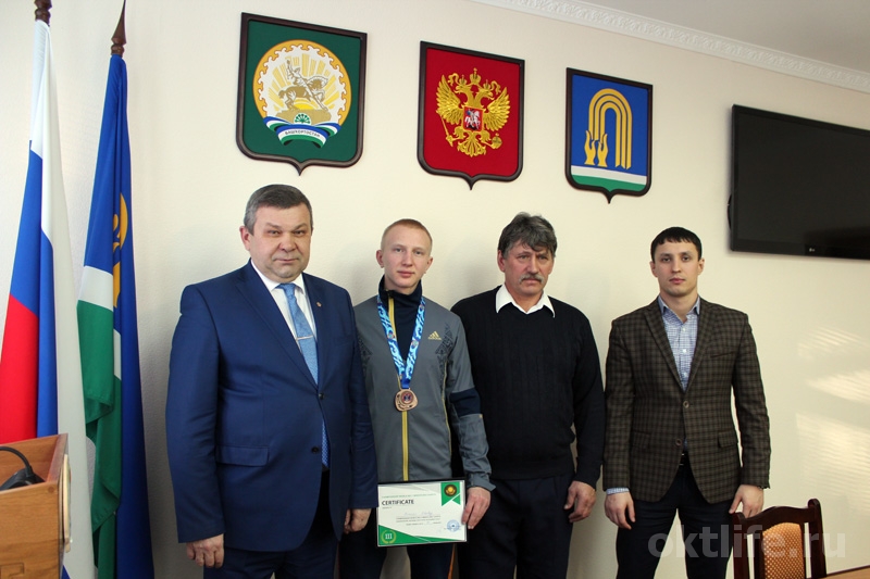 Успевает учиться и тренироваться