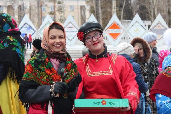 Проводили зиму с песнями, плясками и блинами!