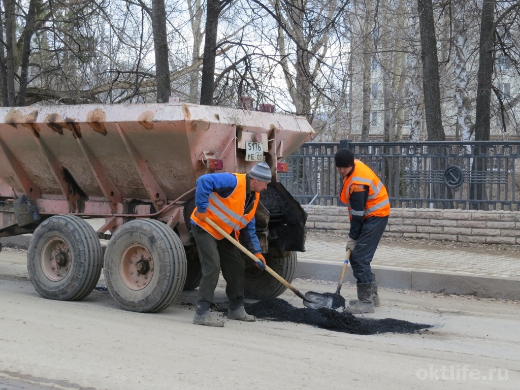 В Октябрьском обновят более 40 участков проезжей части улиц