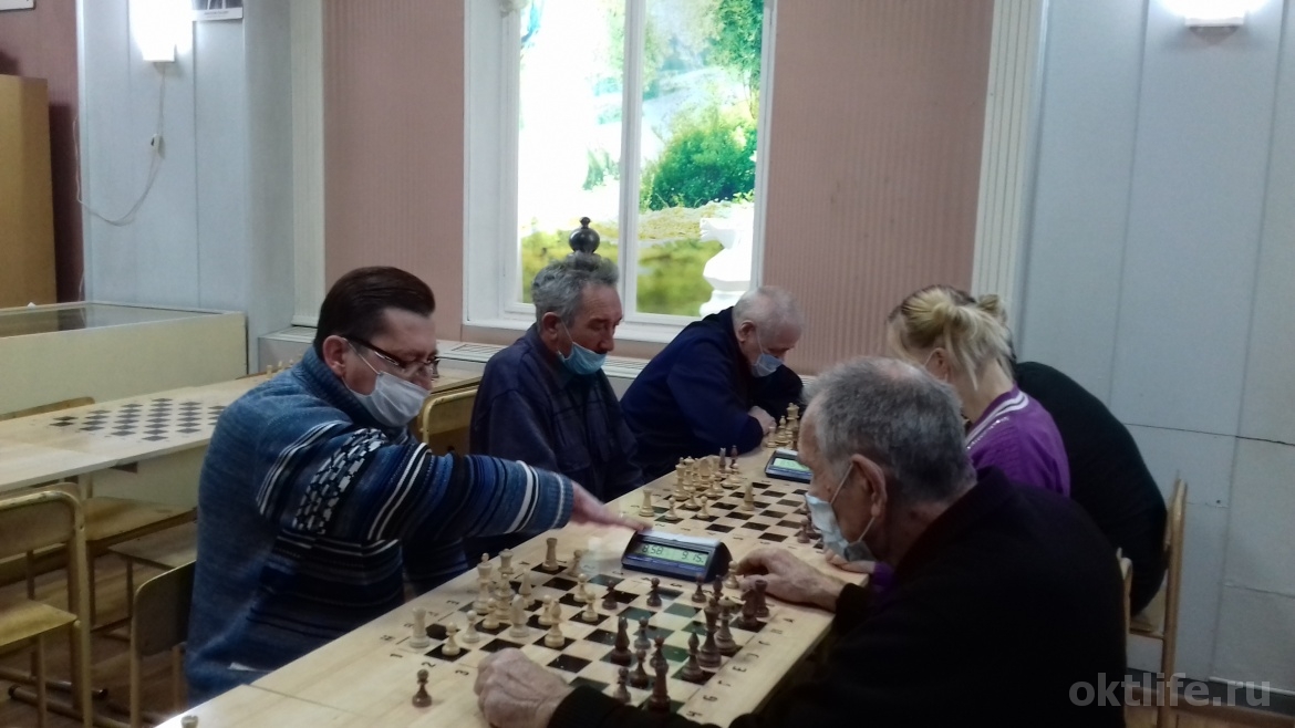 Центр «Без барьеров» принял участие в шахматном турнире
