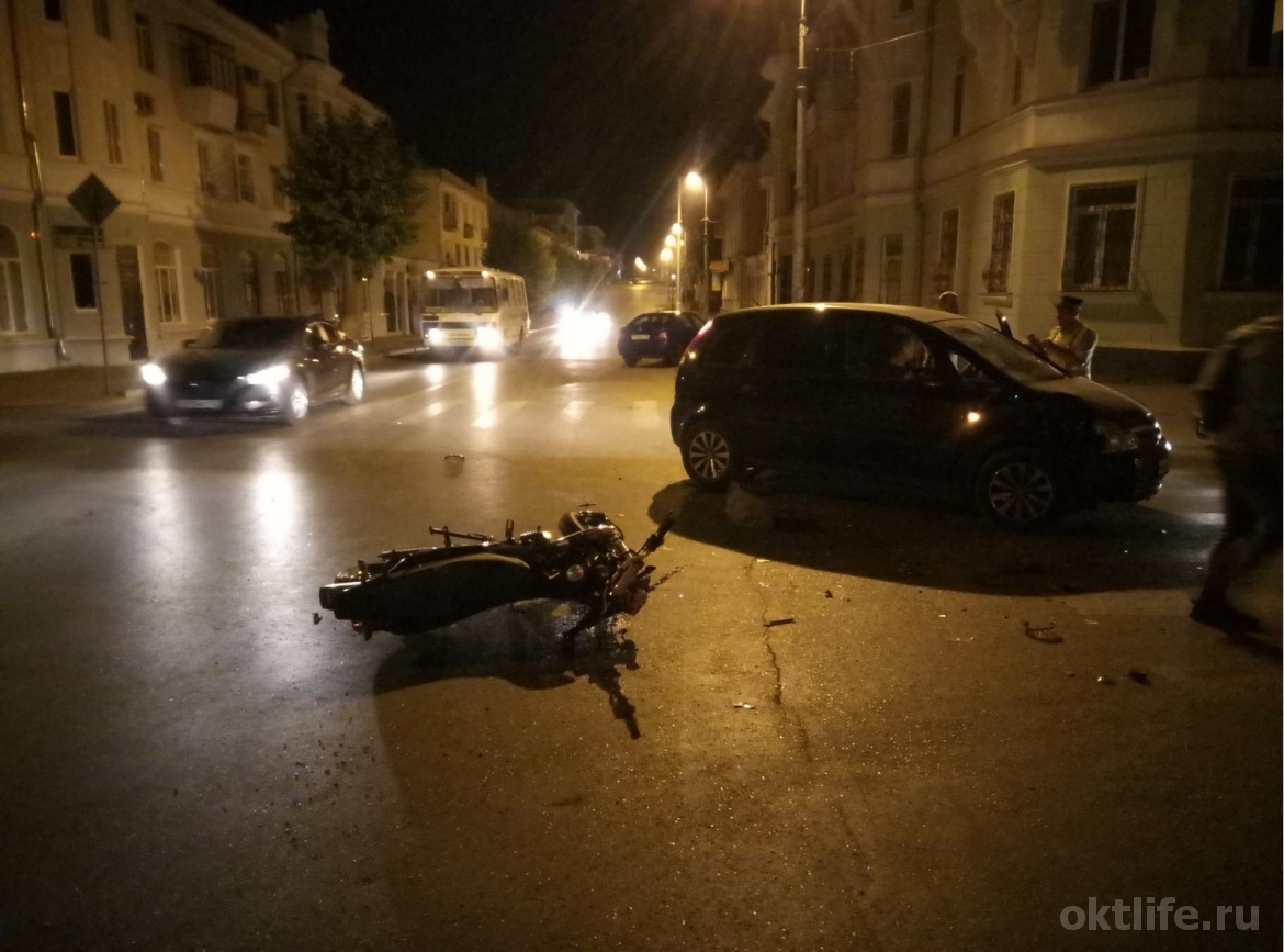 В ДТП пострадал мотоциклист
