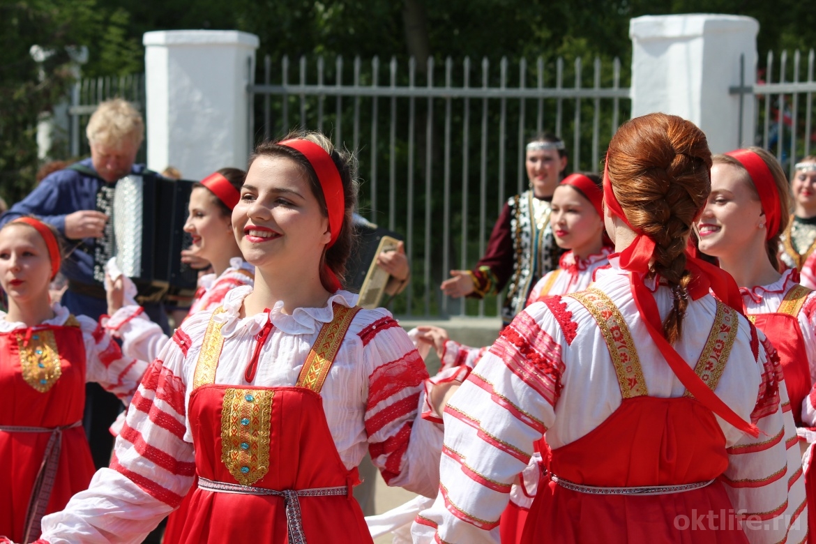 Праздничное воскресенье