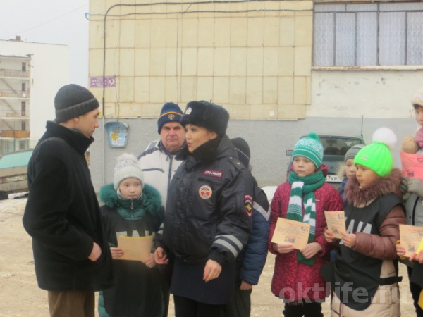 В роли автоинспекторов – школьники