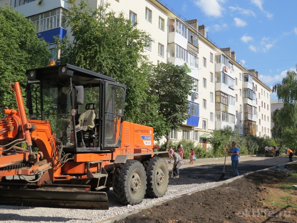 Дворы Октябрьского преображаются