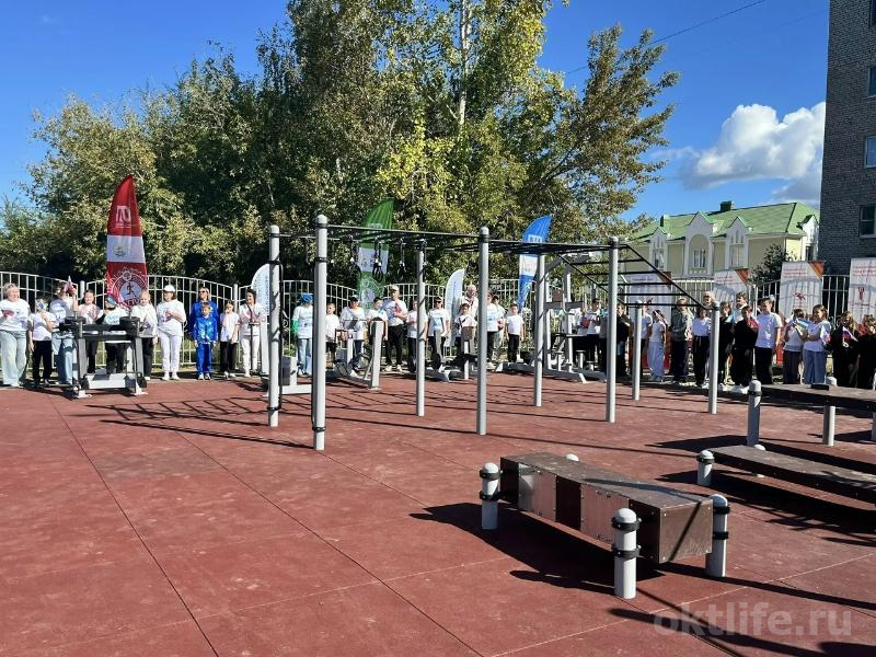 В Октябрьском открыли новую спортивную площадку ГТО