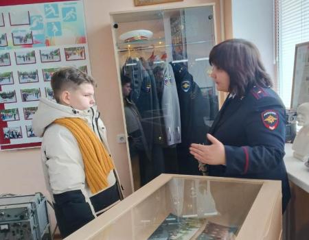 Школьники побывали в музее полиции Октябрьского