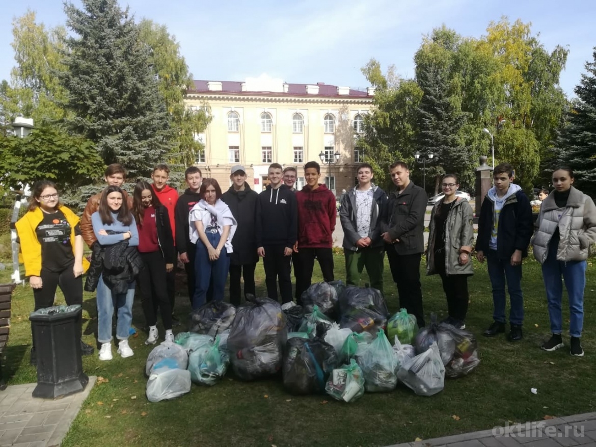 Учащиеся гимназии №2 собрали в парке 75 килограммов мусора