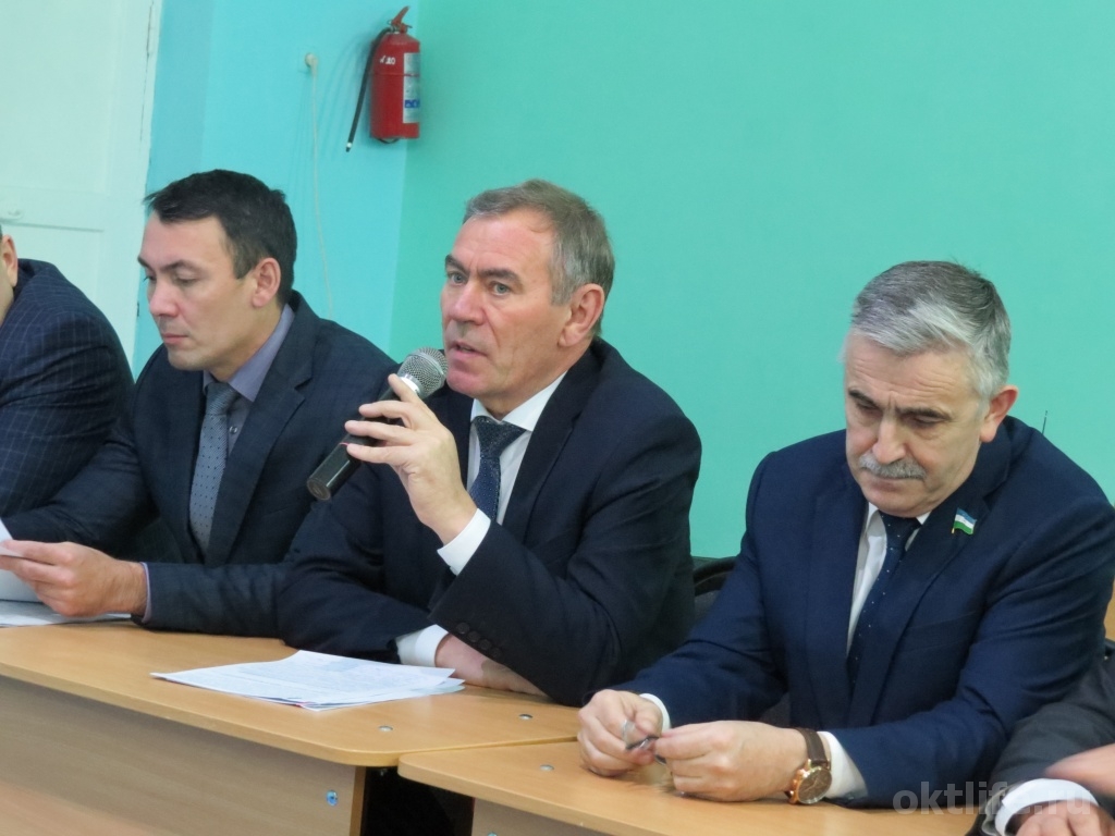 Глава администрации ответил на вопросы жителей микрорайона Заитово