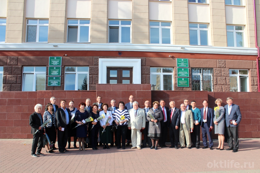 Октябрьцам вручили юбилейные медали «100 лет образования  Республики Башкортостан»