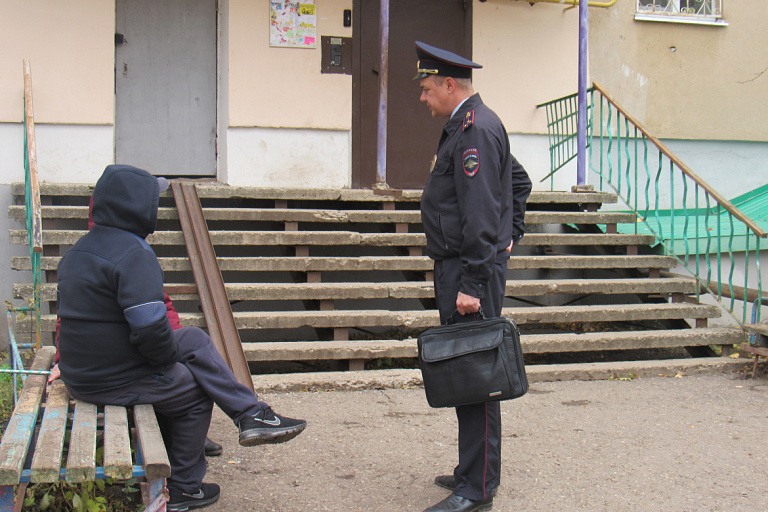 Октябрьские полицейские продолжают проводить акцию «СТОП-мошенничество!»