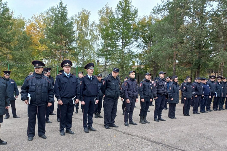 В Октябрьском полицейскими проведен строевой смотр личного состава
