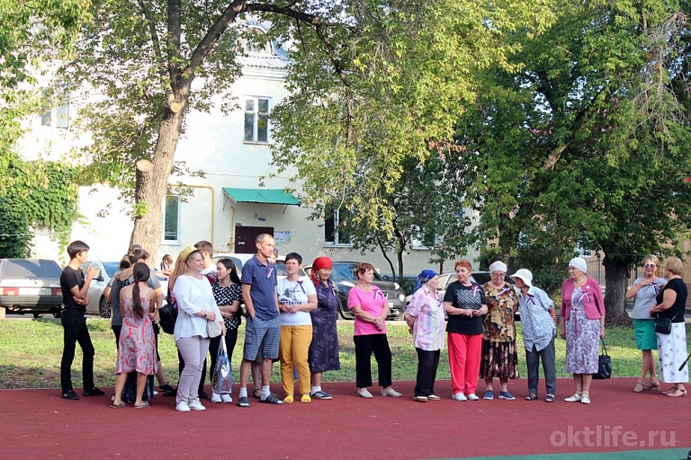 «Это двор нашего детства!»
