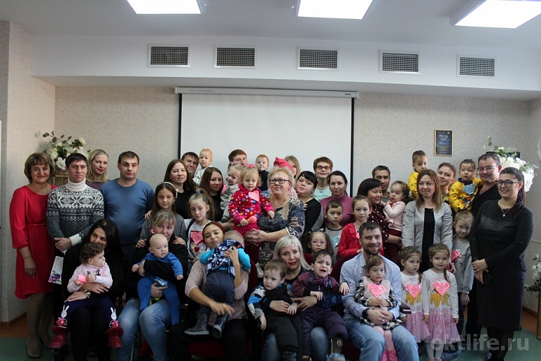 В Октябрьском чествовали «торопыжек»