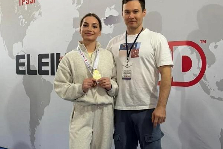 Октябрьцы успешно выступили на международном чемпионате по пауэрлифтингу